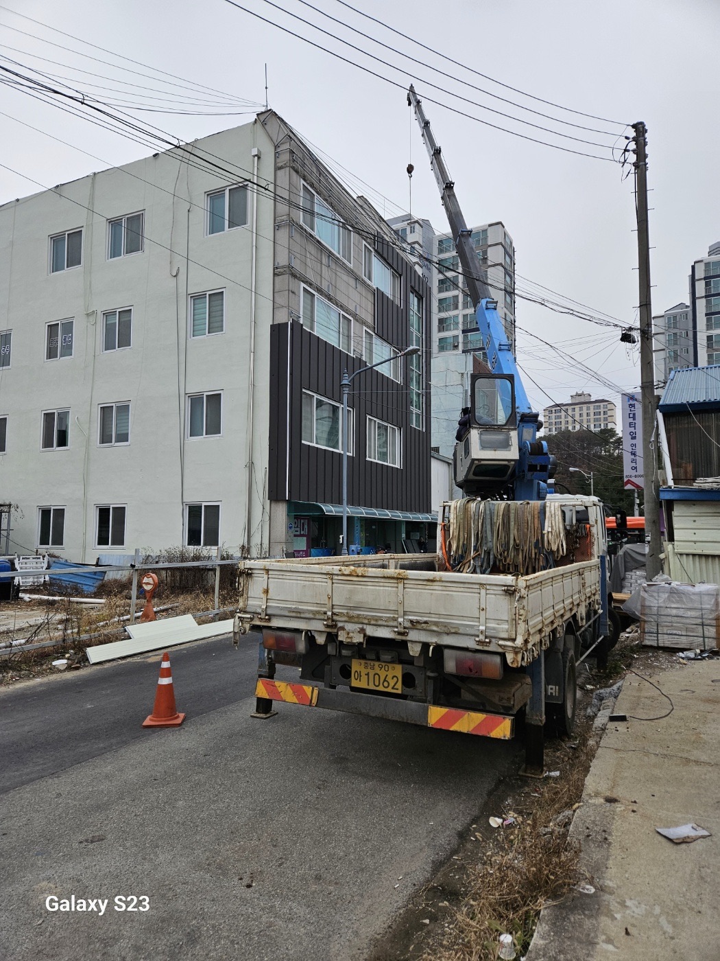 노후화된 건물 리모델링공사 현장 사진 8